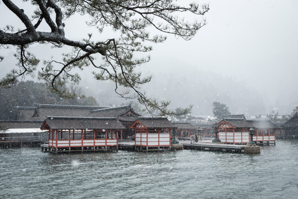 厳島神社（冬）